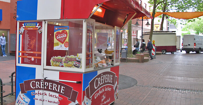 Crepestand auf der Kölner Straße zum Familienfest 2015