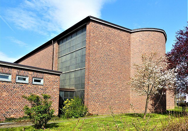 640px-Kirche_Herz_Jesu_(Friedrich-Wilhelms-Hütte)_(2)