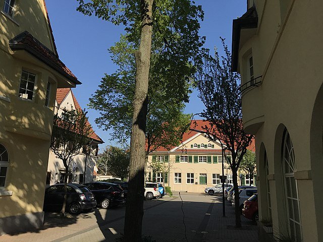 640px-Rote_Kolonie_2019-04-21