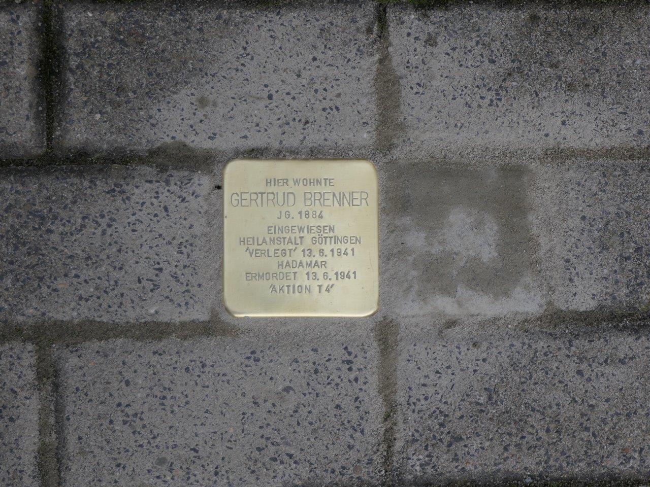 Presse_Stolpersteine_Anton_und_Philipp_Hamacher_und_Gertrud_Brenner_Jablonski_Demnig_Stationsweg_Nordstraße__29_