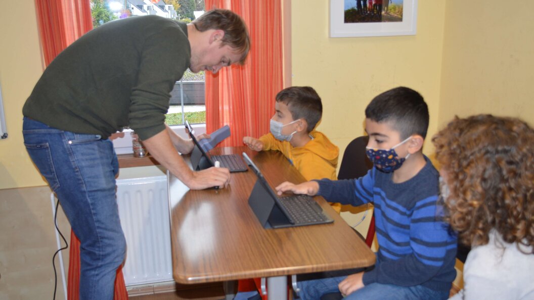 Spielerisch_lernen_im_Mehrgenerationenhaus