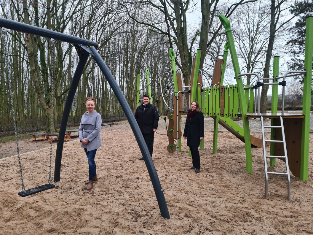 Spielplatz_Müllekoven_Auf_dem_Axberg_Kristin_Siegberg_Tanja_Gaspers_Alexander_Biber_Presse