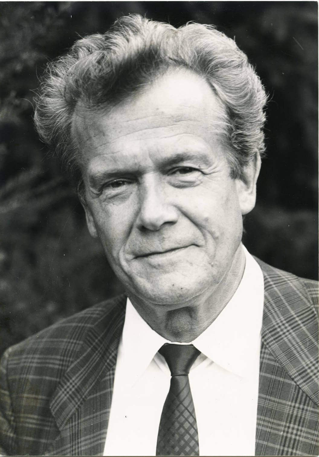 Stadtdirektor_Heinz_Bernward_Gerhardus_1200_PPI_TROISDORF_CITY_FULL2 (1)