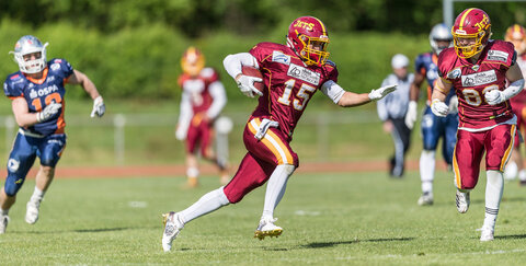 Ray „The Jet“ Ket (#15) wartet noch auf die Freigabe durch die medizinische Abteilung der Jets (Foto: Bernd-Udo Wiedicke).