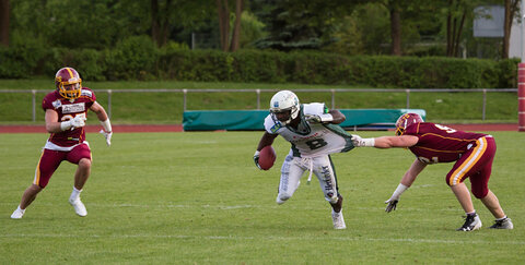 Bielefelds Keashawn Hill (#) war nur selten zu stoppen (Foto: Richard Welde)