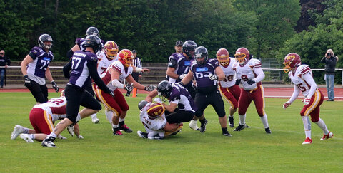 Die starke Jets-Defense hält den Schaden in Grenzen (Foto: Thomas Fassing).