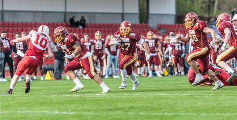 Aron Schüßler setzt den Schlusspunkt der Partie (Foto: Bernd-Udo Wiedicke)