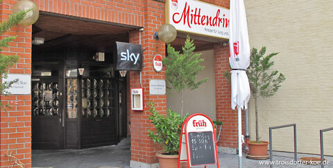 Mittendrin, Lokal - Bar