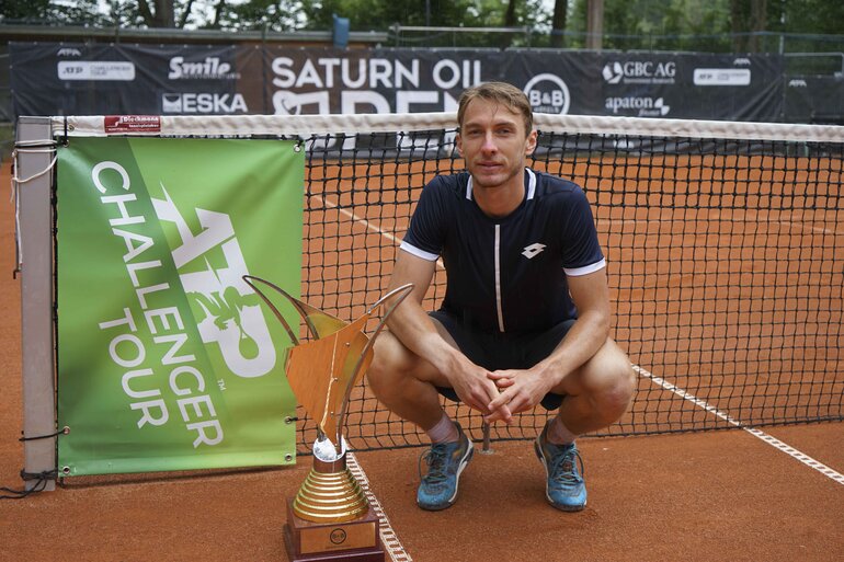 GLphotographyDSC02243-Klein mit Pokal