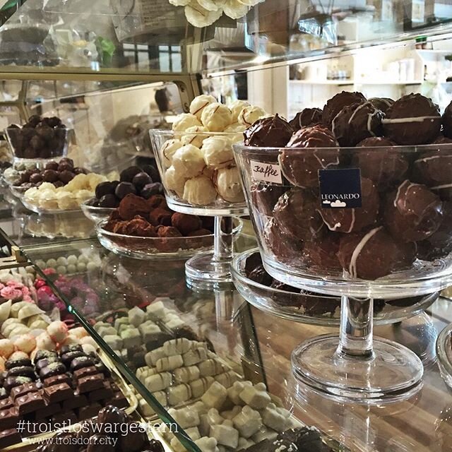 300 Mal Kaffee bitte Naschen erlaubt troistloswargestern troisdorfcity shopping troisdorfinnenstadt schokolade schoki pralinen paradise glas taste...