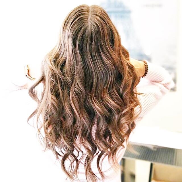 Leichte Wellen sind zurzeit super im Trend  Möchtet ihr auch mal so eine Mähne kriegt es aber alleine nicht hin Oder möchtet ihr generell eure Haar...