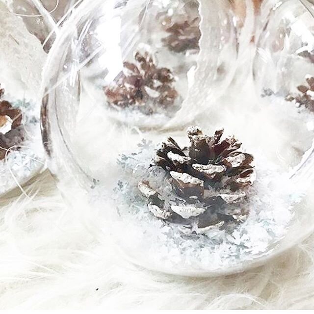 Süße Schneekugeln  von vonherzzuhand  Handgemacht und einfach schön für alle Winterfans Übrigens ist vonherzzuhand auch auf dem Troisdorfer Winterw...