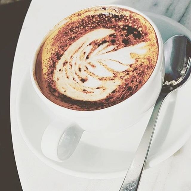 Wer ist auch so ein Coffeelover  Hier im Büro ist er ein sehr wichtiger Bestandteil des Tages  Könnt ihr auch super bei loungerestauranthamudy trinken