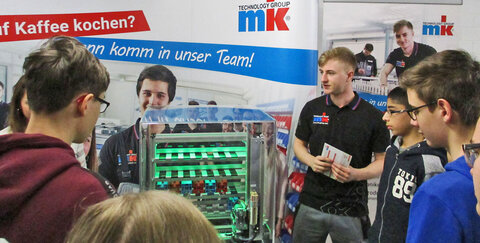 Eine Schülergruppe besuchte die Firma Maschinenbau Kitz GmbH in Troisdorf-Bergheim.