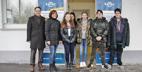 Bei dem Maschinenbauunternehmen Keller wurde die Schülergruppe von Reinhard Kerber (kaufm. Leiter) und Sandra Templin (Personal) empfangen.